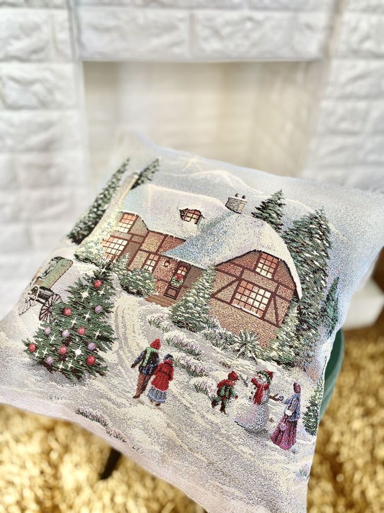 Наволочка новорічна гобеленова "Різдво в Карпатах" (одностороння, золотий люрекс), 45x45
